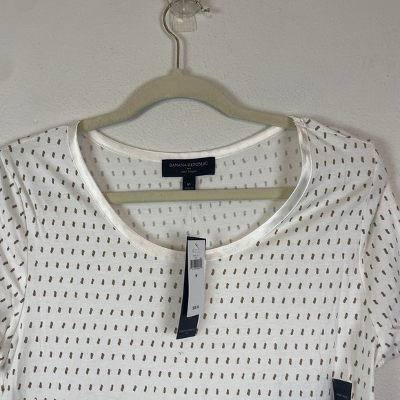 NWT Banana Republic Luxe Touch White Dotted Short Sleeve Tee Top Women's Medium - Picture 2 of 8
